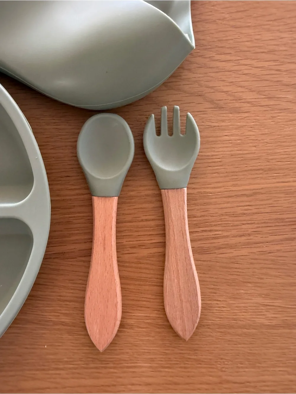 Silicone Baby Feeding Set with Bib and Divided Plate — Sage